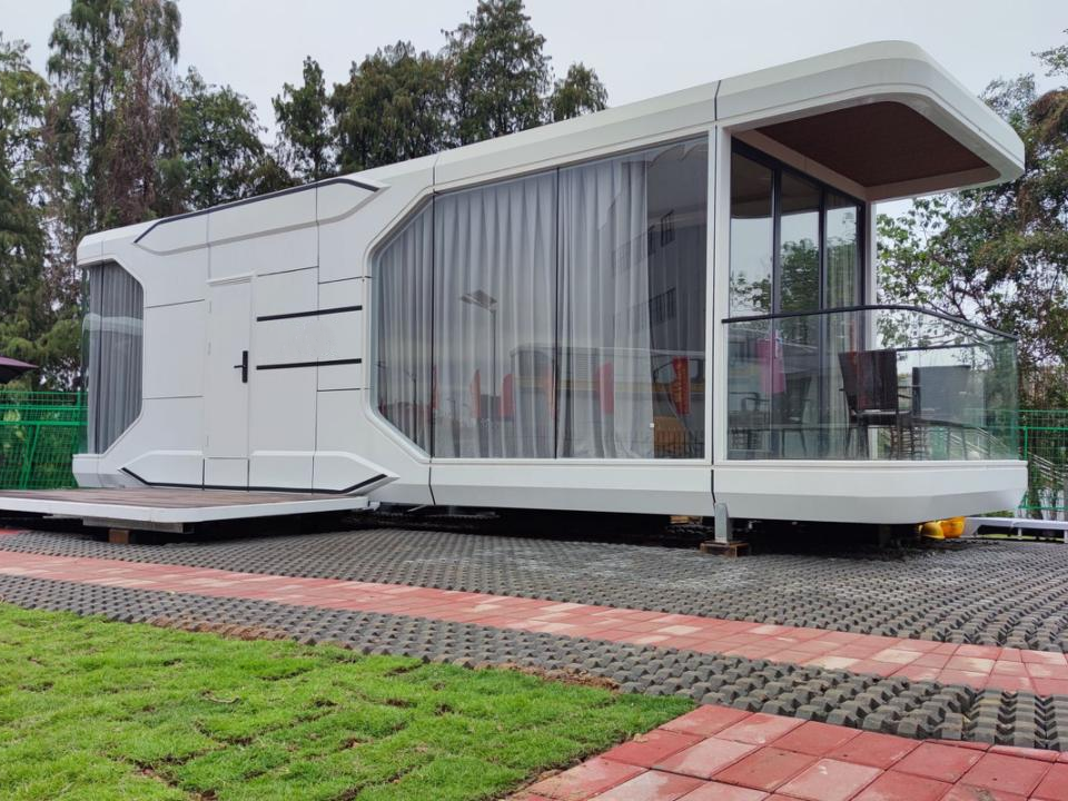 Capsule House Model E7